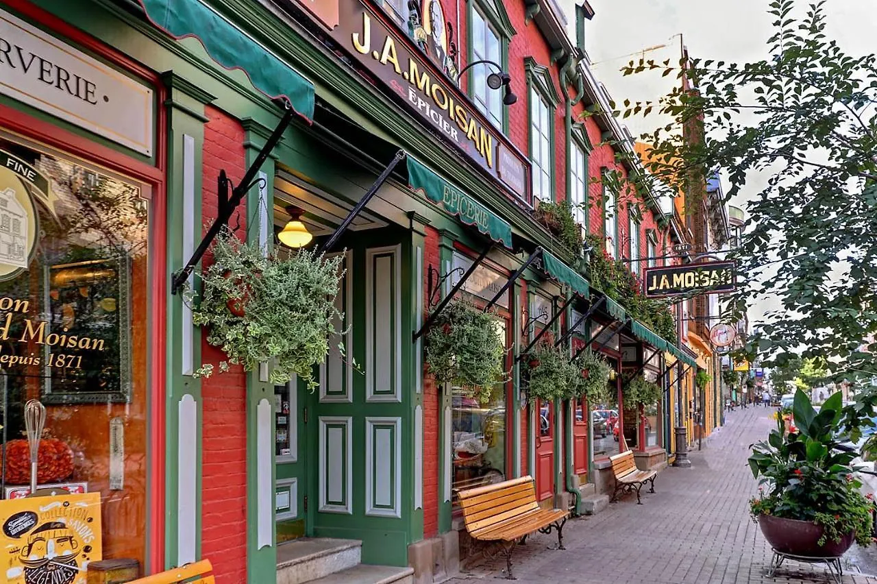Auberge J.A Moisan Québec Bed & Breakfast